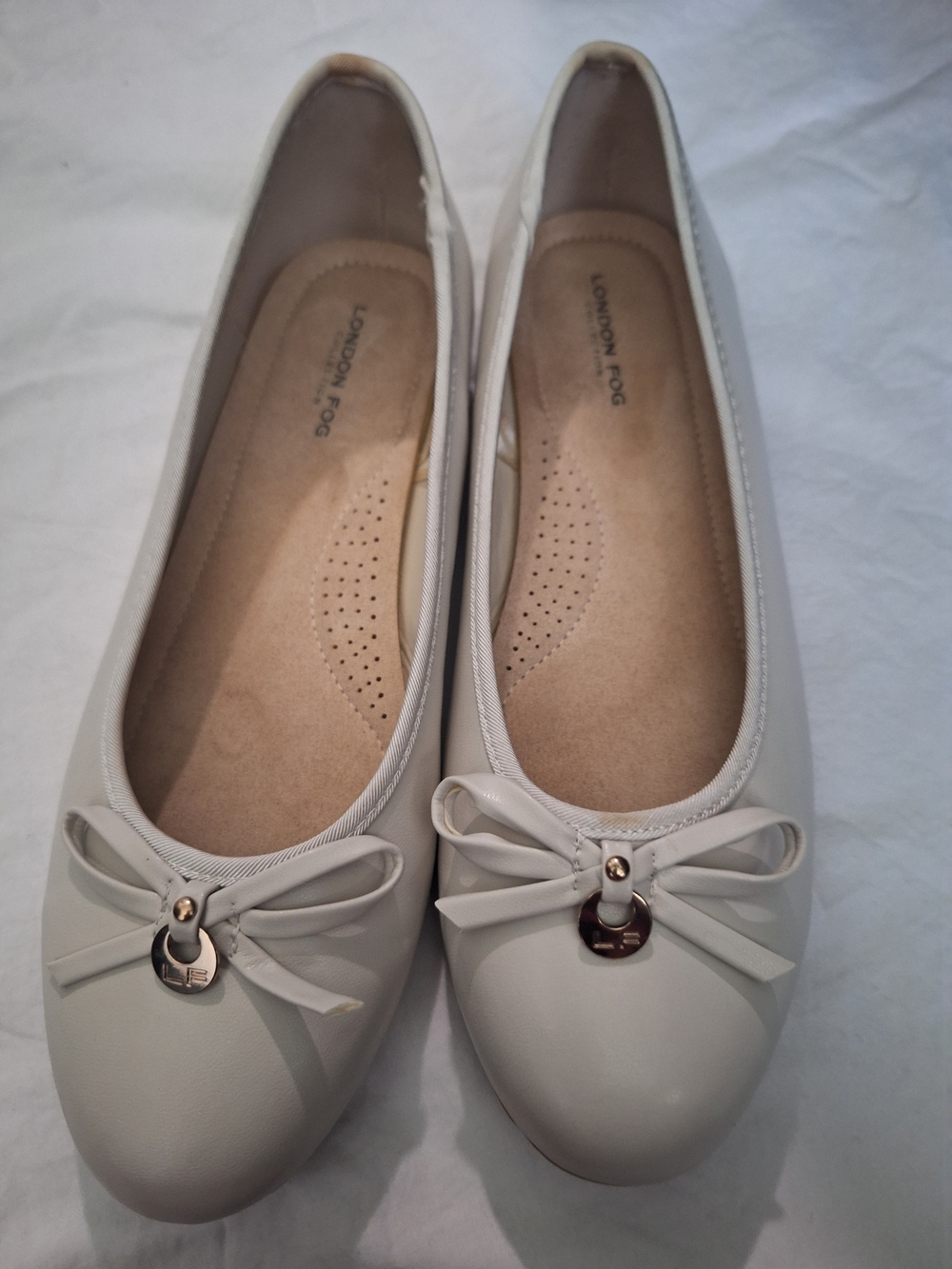 London Fog Women's Cream Ballet Flats with Bow